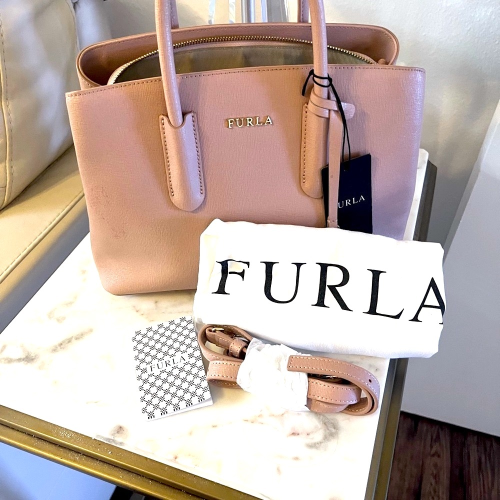 Simple and elegant! FURLA purse, the perfect size and color to go anywhere